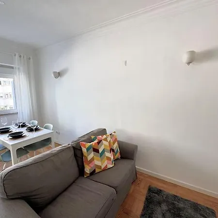 Apartment Viver - Em Campo De Ourique Lisbon